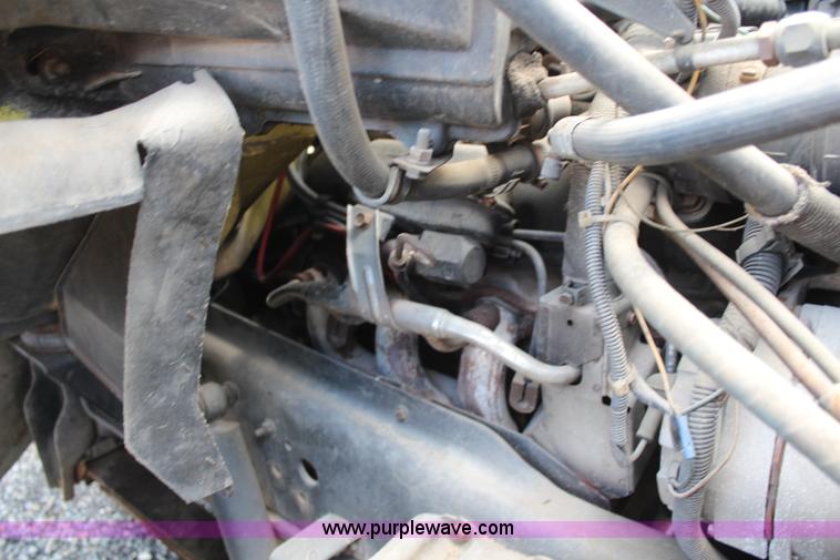 image for item K6892 1988 GMC TopKick truck cab and chassis