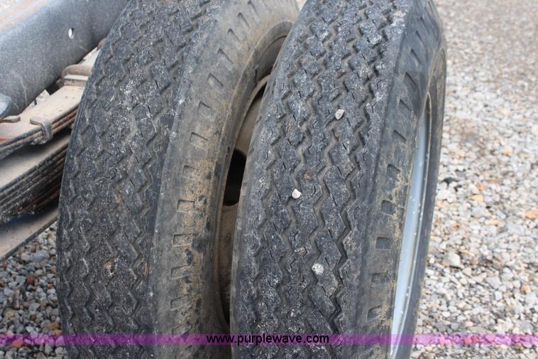 image for item K6892 1988 GMC TopKick truck cab and chassis