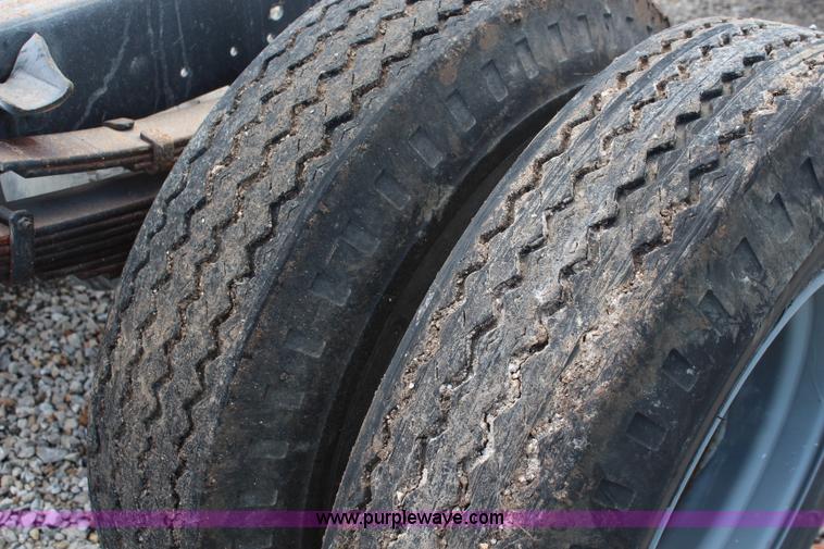 image for item K6892 1988 GMC TopKick truck cab and chassis