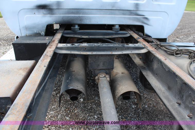 image for item K6892 1988 GMC TopKick truck cab and chassis