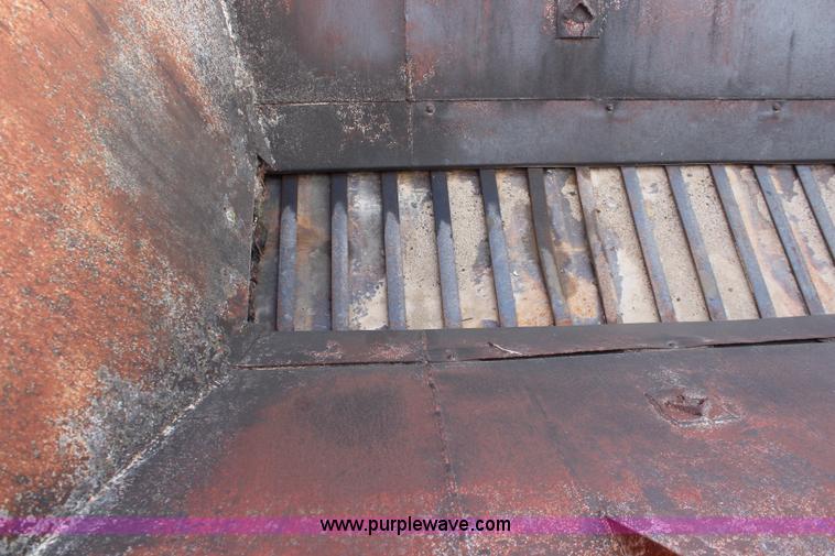 image for item K6975 1967 International Loadstar 1600 applicator truck