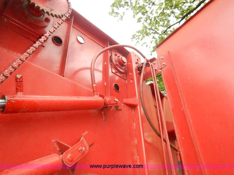 image for item K7435 Case IH 8460 round baler