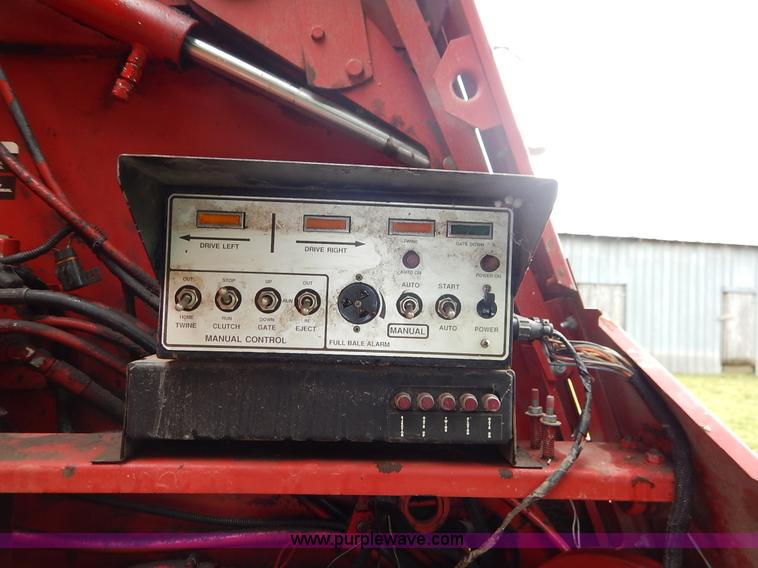 image for item K7435 Case IH 8460 round baler