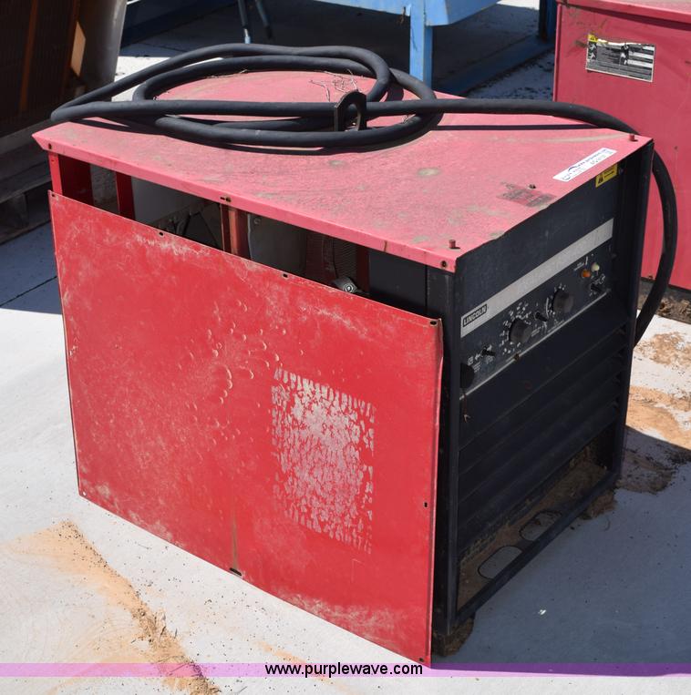image for item AQ9137 Lincoln R3R-400 arc welder