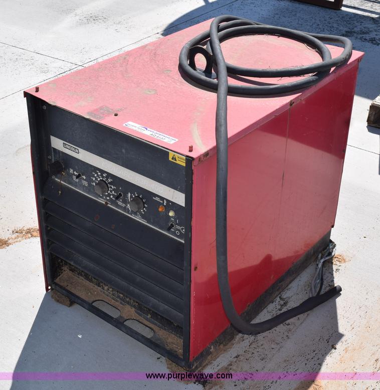 image for item AQ9137 Lincoln R3R-400 arc welder