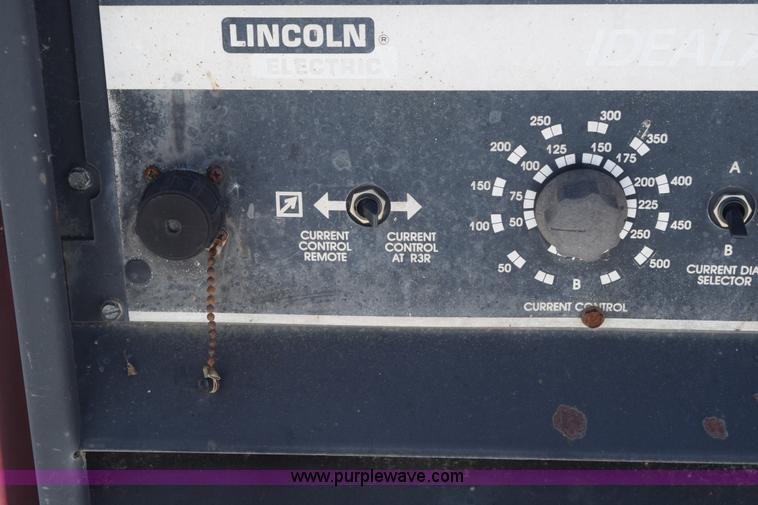 image for item AQ9137 Lincoln R3R-400 arc welder