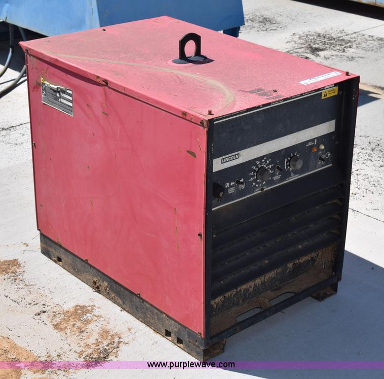 image for item AQ9138 Lincoln R3R-400 arc welder