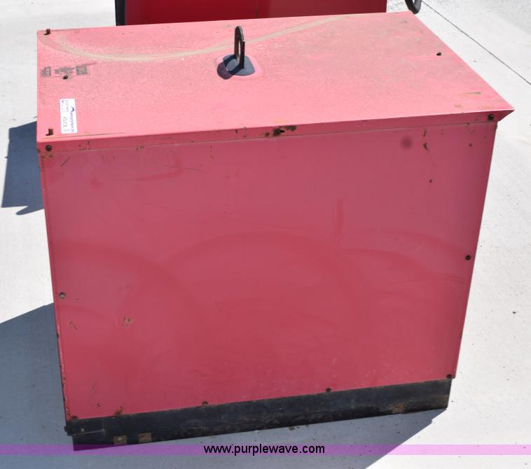 image for item AQ9138 Lincoln R3R-400 arc welder