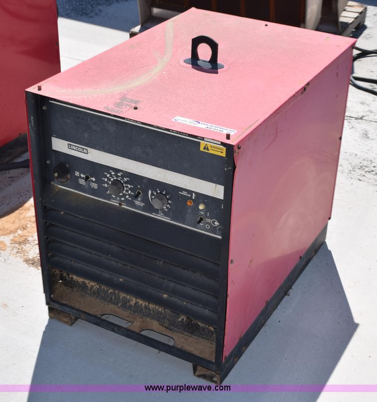 image for item AQ9138 Lincoln R3R-400 arc welder