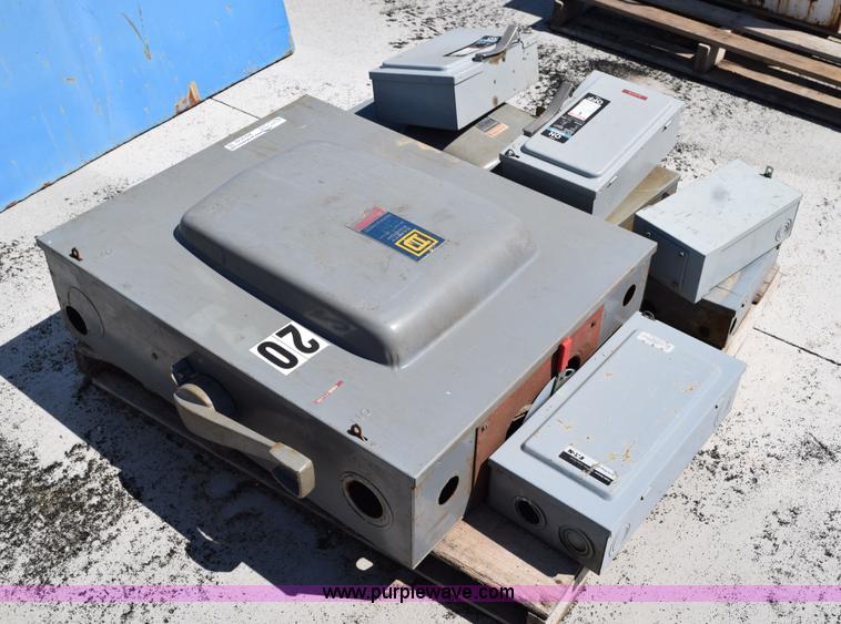 image for item AQ9142 (7) breaker boxes