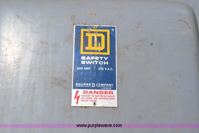 image for item AQ9142 (7) breaker boxes