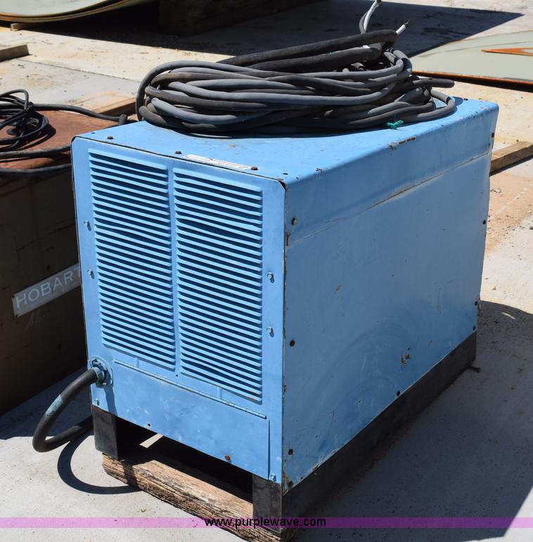 image for item AQ9151 DC arc welder