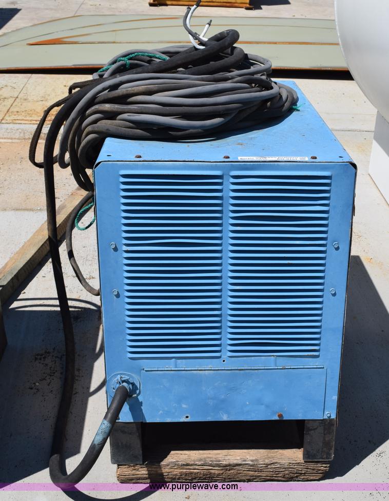 image for item AQ9151 DC arc welder