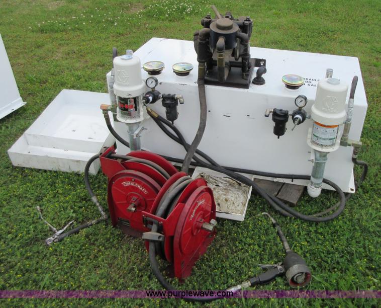 image for item BA9291 Truck mounted oil tanks