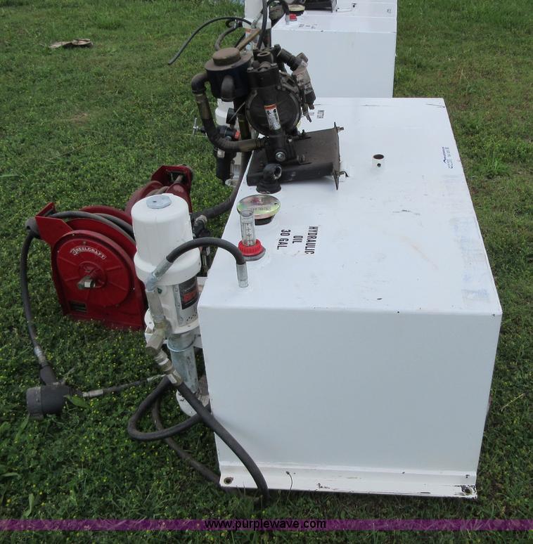 image for item BA9291 Truck mounted oil tanks