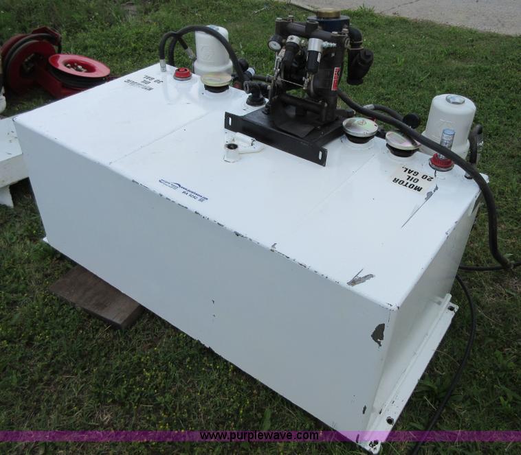 image for item BA9292 Truck mounted oil tanks