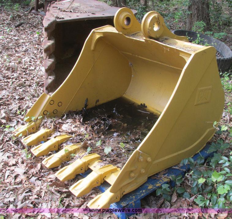 image for item BM9249 Caterpillar 2297660 excavator bucket