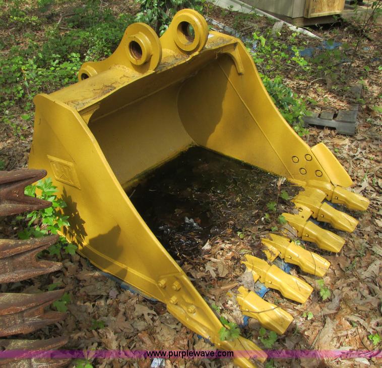 image for item BM9249 Caterpillar 2297660 excavator bucket