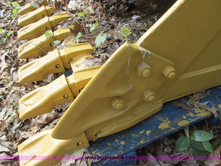 image for item BM9249 Caterpillar 2297660 excavator bucket