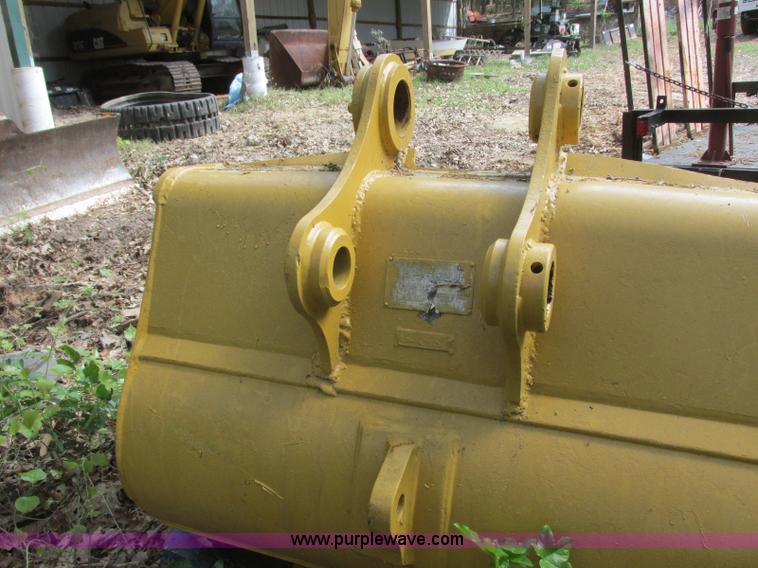 image for item BM9249 Caterpillar 2297660 excavator bucket
