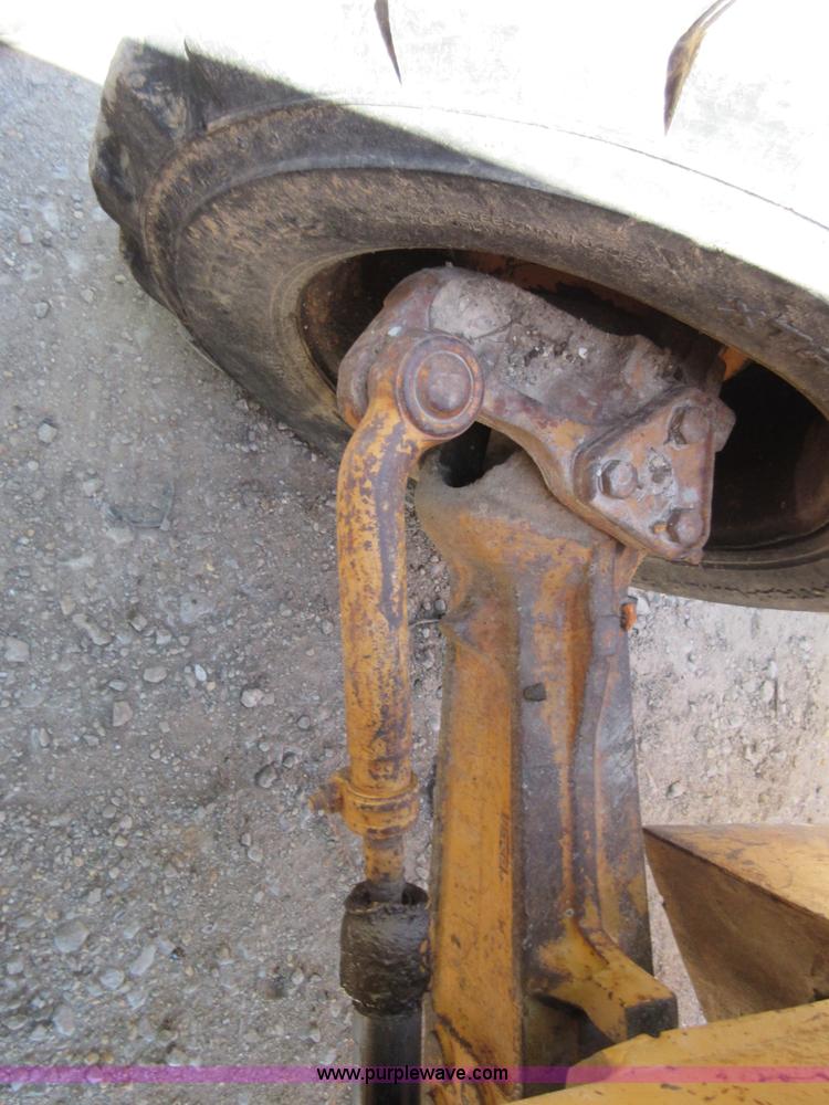 image for item D2433 1990 Case 580K backhoe