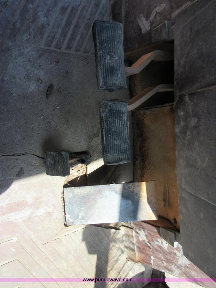 image for item D2433 1990 Case 580K backhoe