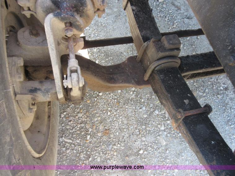 image for item D2434 1989 Ford LN8000 refuse truck