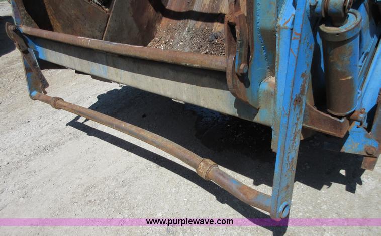 image for item D2434 1989 Ford LN8000 refuse truck