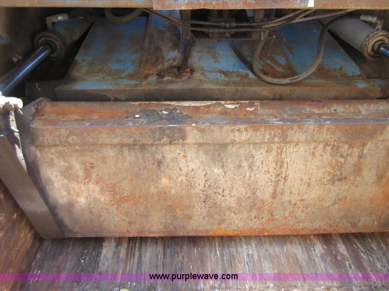 image for item D2434 1989 Ford LN8000 refuse truck