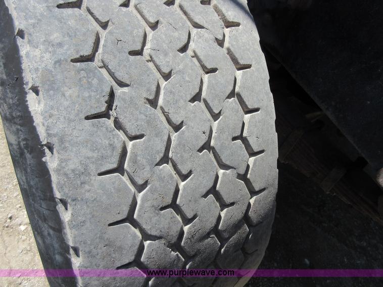 image for item D2435 1981 Mack DM6855 roll off truck