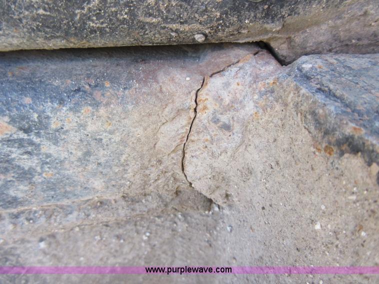 image for item D2435 1981 Mack DM6855 roll off truck