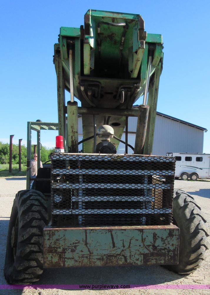image for item D2436 Dynalift D4P80 telehandler