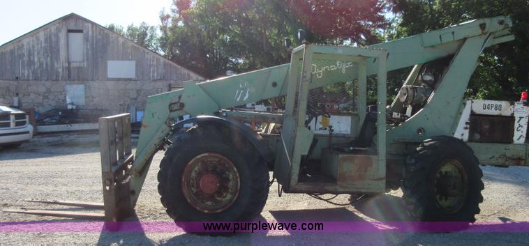 image for item D2436 Dynalift D4P80 telehandler