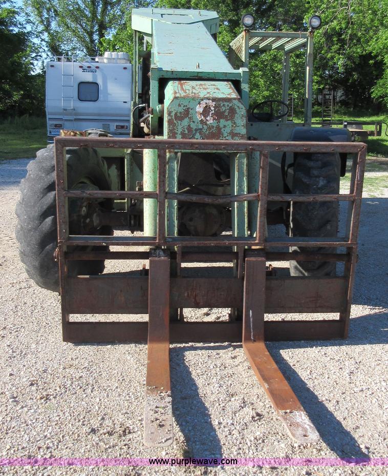image for item D2436 Dynalift D4P80 telehandler