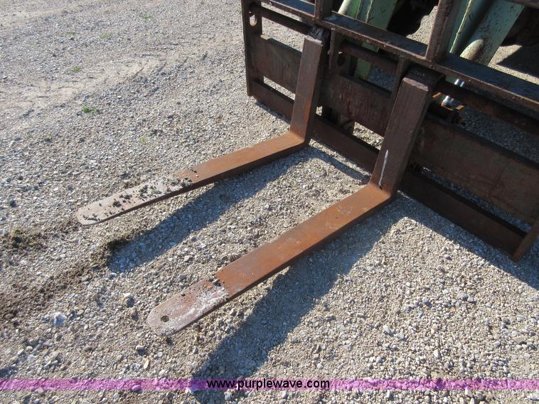 image for item D2436 Dynalift D4P80 telehandler