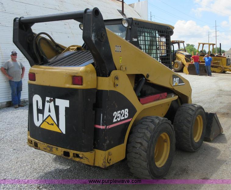 image for item D2438 2006 Caterpillar 252B skid steer
