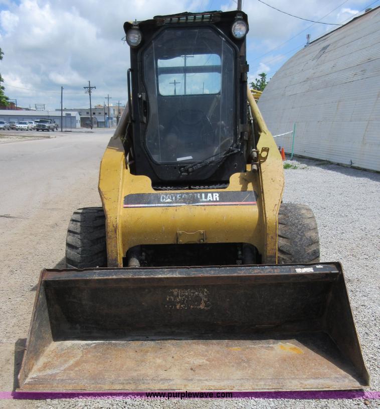 image for item D2438 2006 Caterpillar 252B skid steer