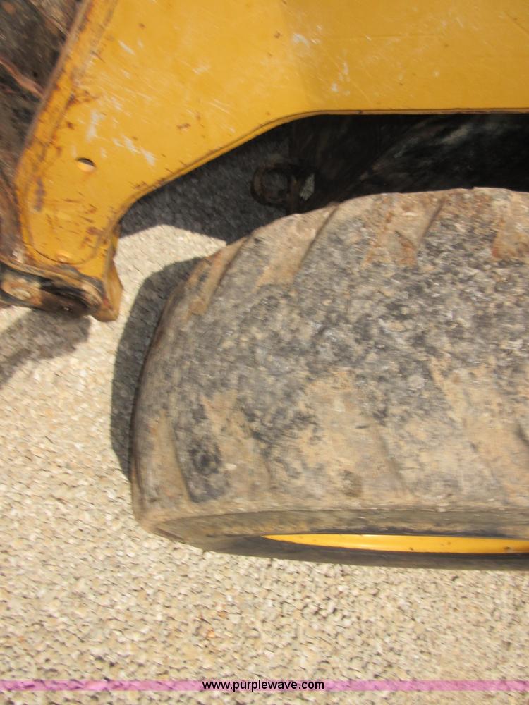 image for item D2438 2006 Caterpillar 252B skid steer