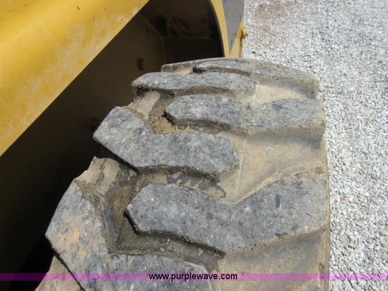 image for item D2438 2006 Caterpillar 252B skid steer