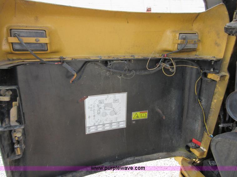 image for item D2438 2006 Caterpillar 252B skid steer