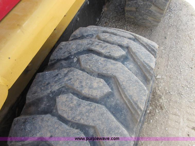 image for item D2438 2006 Caterpillar 252B skid steer