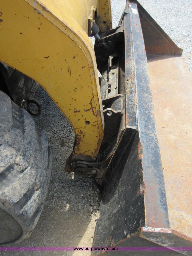 image for item D2438 2006 Caterpillar 252B skid steer