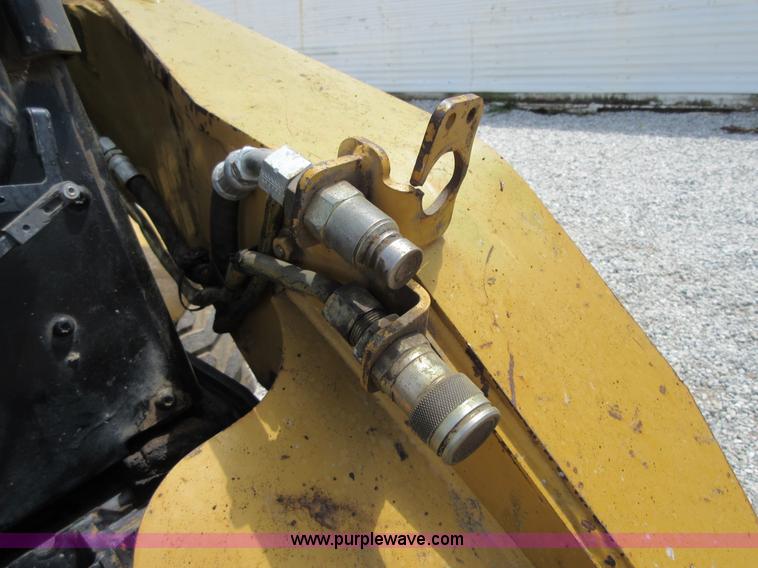 image for item D2438 2006 Caterpillar 252B skid steer