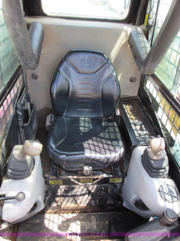 image for item D2438 2006 Caterpillar 252B skid steer