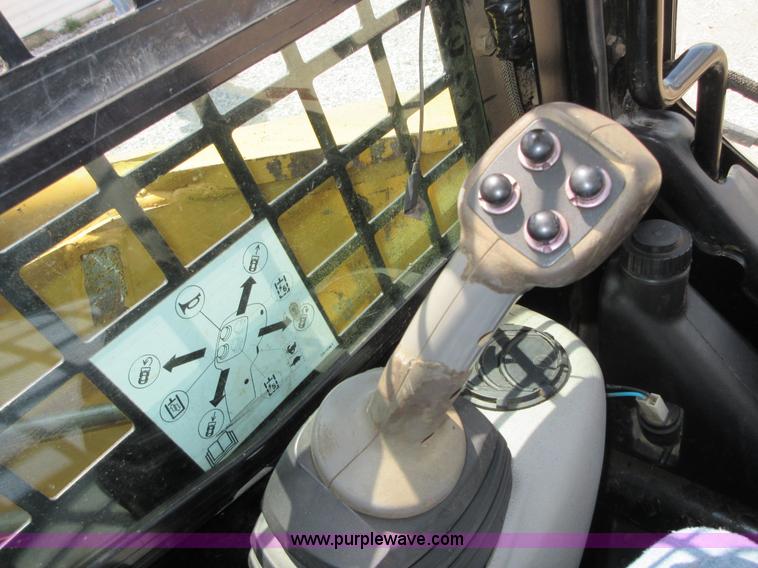 image for item D2438 2006 Caterpillar 252B skid steer