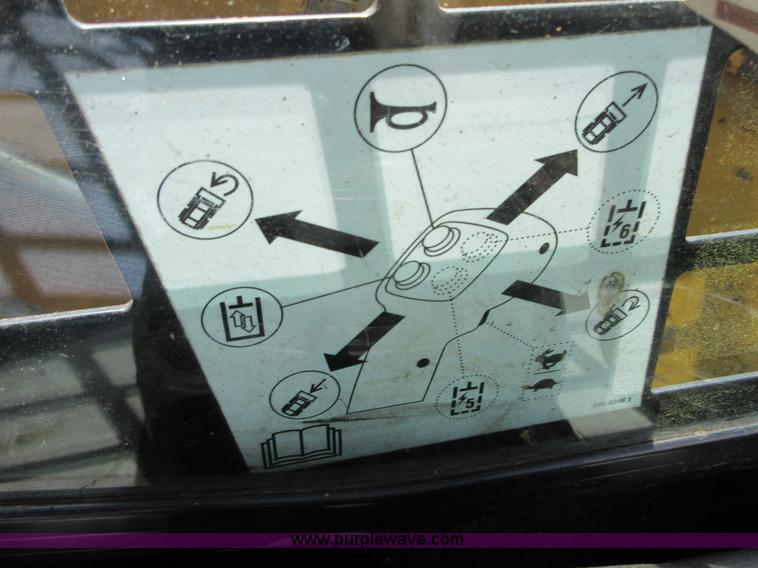 image for item D2438 2006 Caterpillar 252B skid steer