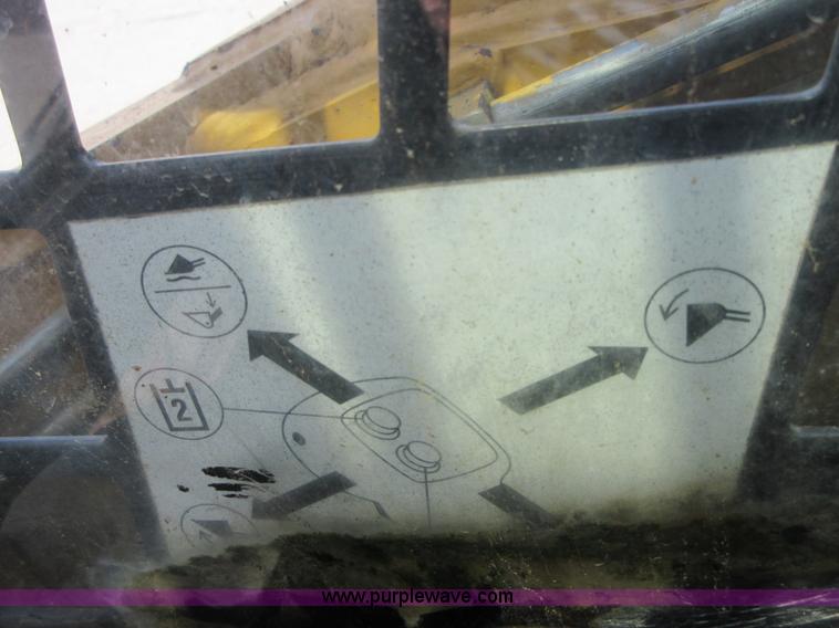 image for item D2438 2006 Caterpillar 252B skid steer