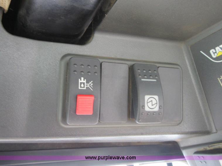 image for item D2438 2006 Caterpillar 252B skid steer