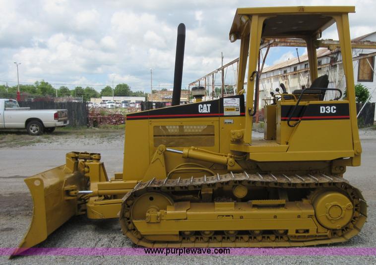 image for item D2439 1999 Caterpillar D3C XL Series III dozer