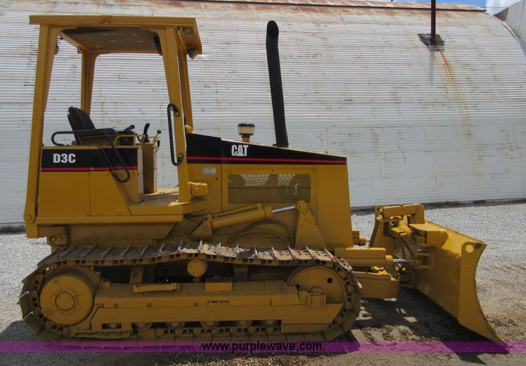 image for item D2439 1999 Caterpillar D3C XL Series III dozer